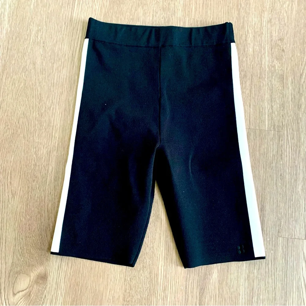 NWOT Sweaty Betty Black & White Biker Shorts - Picture 2 of 8